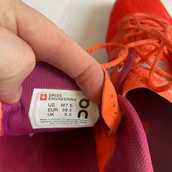 On Cloudflow Swiss Engineering Women’s Sneaker Shoes Size W 7.5 - Picture 11 of 13